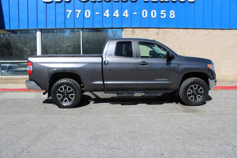 Toyota Tundra 4WD Truck Double Cab 5.7L V8 6-Spd AT SR5 (Natl) 2016