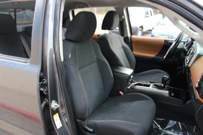 Toyota Tacoma SR5 Double Cab 5' Bed V6 4x2 AT (Natl) 2018