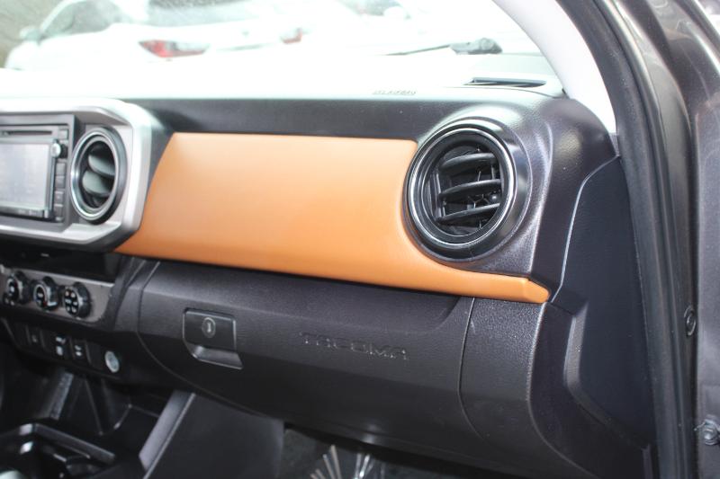 Toyota Tacoma SR5 Double Cab 5' Bed V6 4x2 AT (Natl) 2018