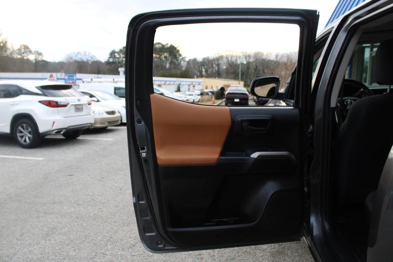 Toyota Tacoma SR5 Double Cab 5' Bed V6 4x2 AT (Natl) 2018