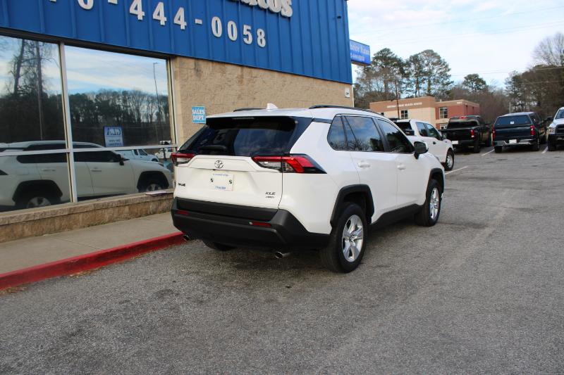 Toyota RAV4 XLE AWD (Natl) 2021