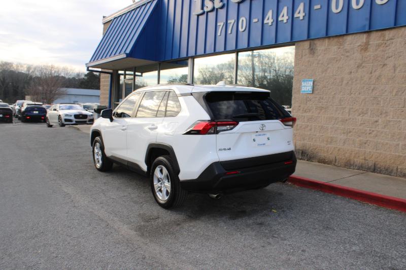 Toyota RAV4 XLE AWD (Natl) 2021