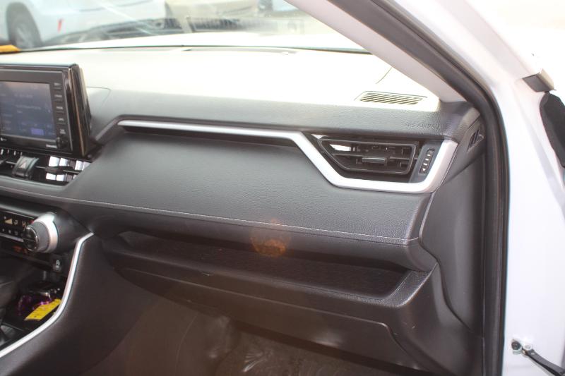 Toyota RAV4 XLE AWD (Natl) 2021