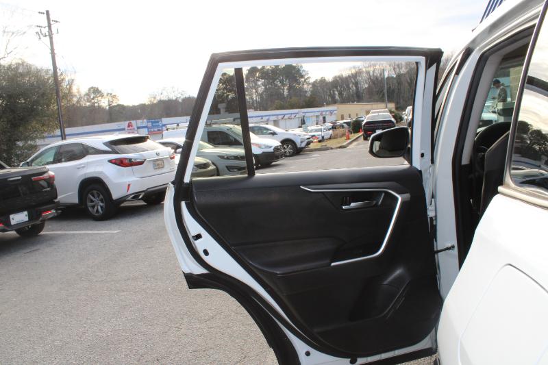 Toyota RAV4 XLE AWD (Natl) 2021