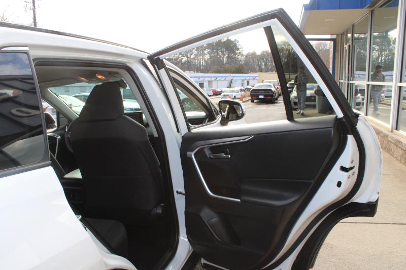 Toyota RAV4 XLE AWD (Natl) 2021