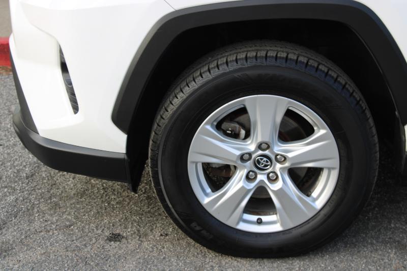 Toyota RAV4 XLE AWD (Natl) 2021