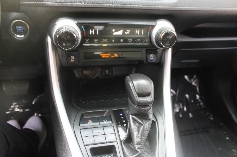 Toyota RAV4 XLE AWD (Natl) 2021