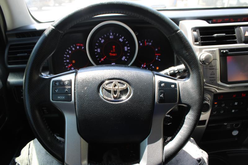 Toyota 4Runner RWD 4dr V6 Limited (Natl) 2013