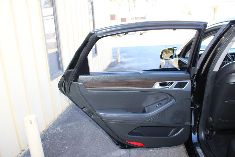 Hyundai Genesis 4dr Sdn V6 3.8L RWD 2016