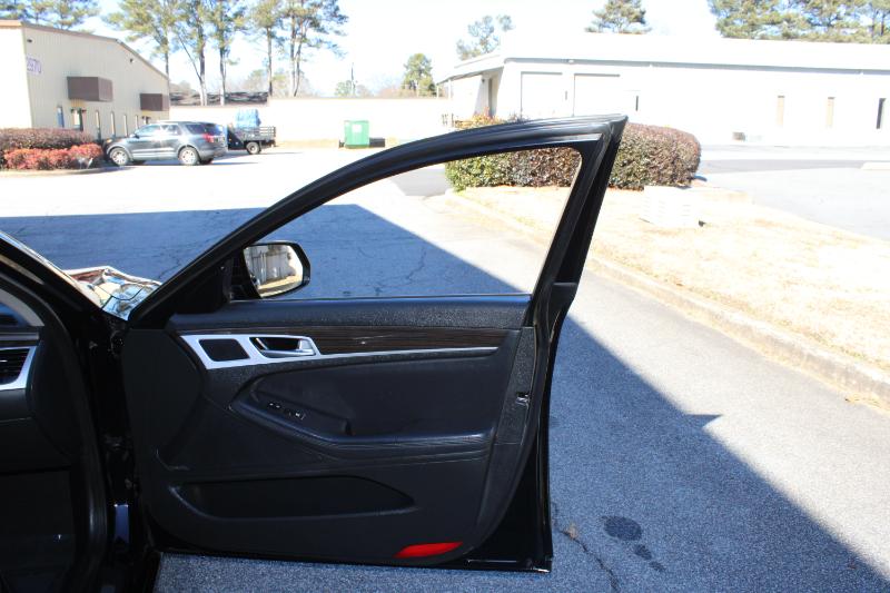 Hyundai Genesis 4dr Sdn V6 3.8L RWD 2016