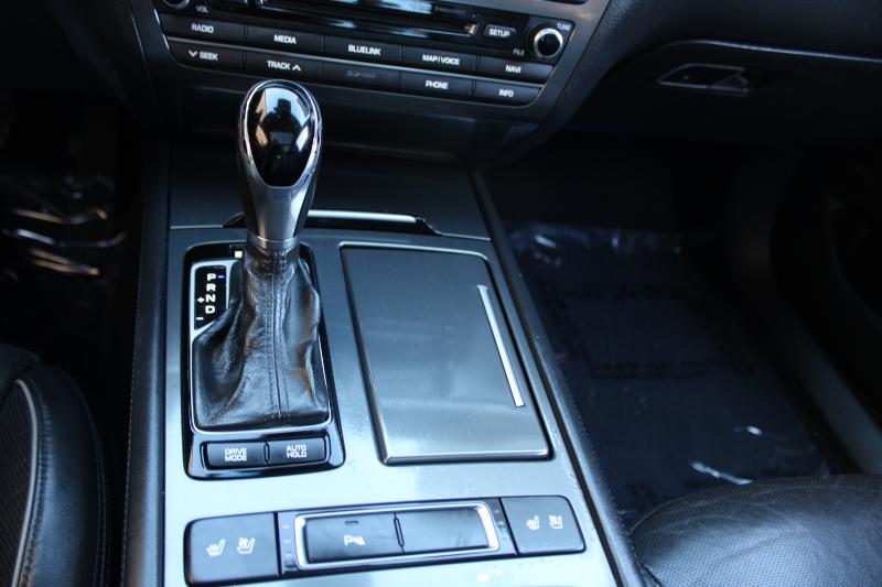 Hyundai Genesis 4dr Sdn V6 3.8L RWD 2016