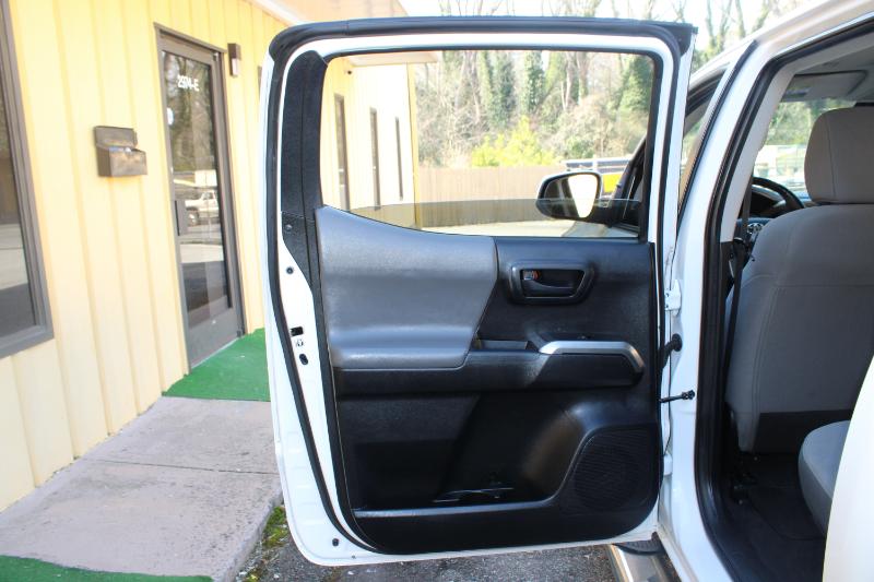 Toyota Tacoma 2WD SR5 Double Cab 5' Bed V6 AT (Natl) 2019