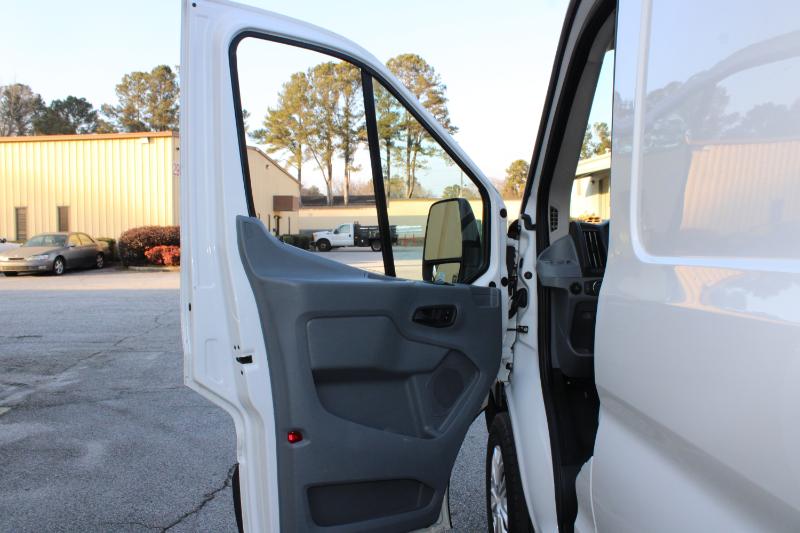 Ford Transit Van T-250 130" Med Rf 9000 GVWR Sliding RH Dr 2017