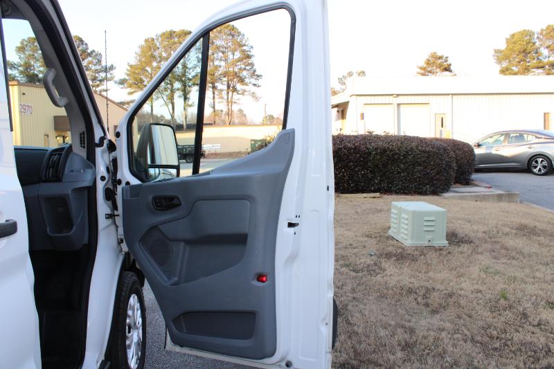 Ford Transit Van T-250 130" Med Rf 9000 GVWR Sliding RH Dr 2017