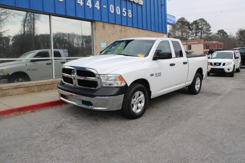 RAM 1500 Tradesman 4x2 Quad Cab 6'4" Box 2017