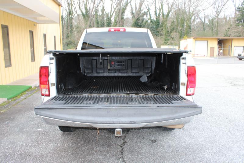RAM 1500 Tradesman 4x2 Quad Cab 6'4" Box 2017