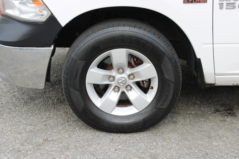 RAM 1500 Tradesman 4x2 Quad Cab 6'4" Box 2017