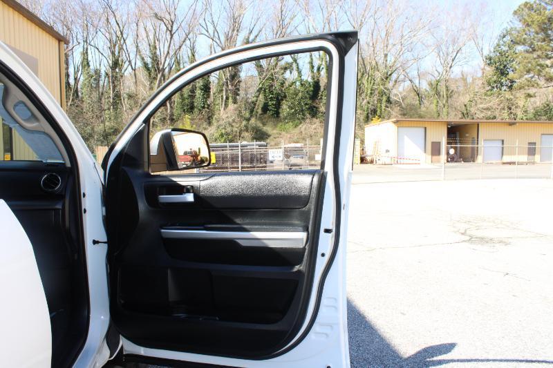 Toyota Tundra 4WD SR5 Double Cab 6.5' Bed 5.7L FFV (Natl) 2017