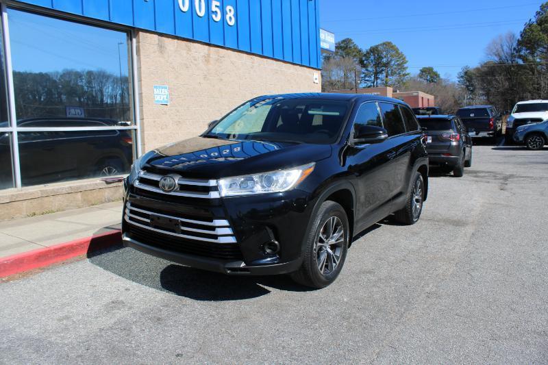 Toyota Highlander LE V6 AWD (Natl) 2019