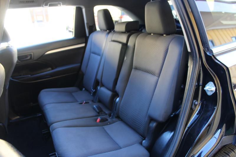 Toyota Highlander LE V6 AWD (Natl) 2019