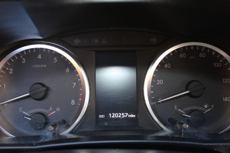 Toyota Highlander LE V6 AWD (Natl) 2019