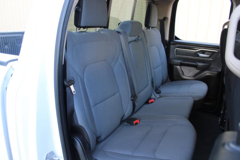 RAM 1500 Big Horn 4x2 Quad Cab 6'4" Box 2020