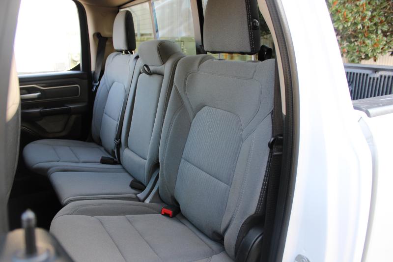 RAM 1500 Big Horn 4x2 Quad Cab 6'4" Box 2020