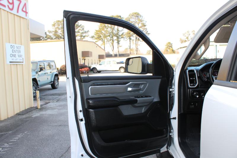 RAM 1500 Big Horn 4x2 Quad Cab 6'4" Box 2020