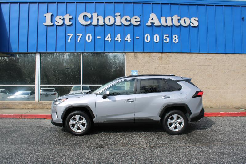 Toyota RAV4 XLE FWD (Natl) 2020