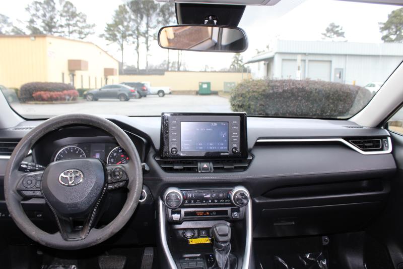 Toyota RAV4 XLE FWD (Natl) 2020