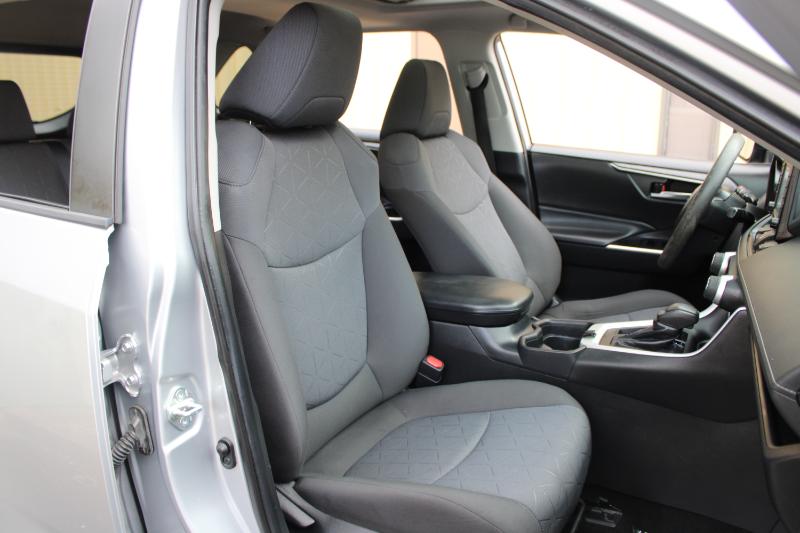 Toyota RAV4 XLE FWD (Natl) 2020