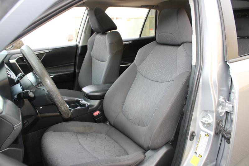 Toyota RAV4 XLE FWD (Natl) 2020