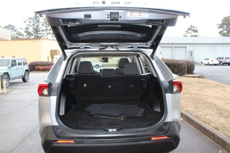 Toyota RAV4 XLE FWD (Natl) 2020