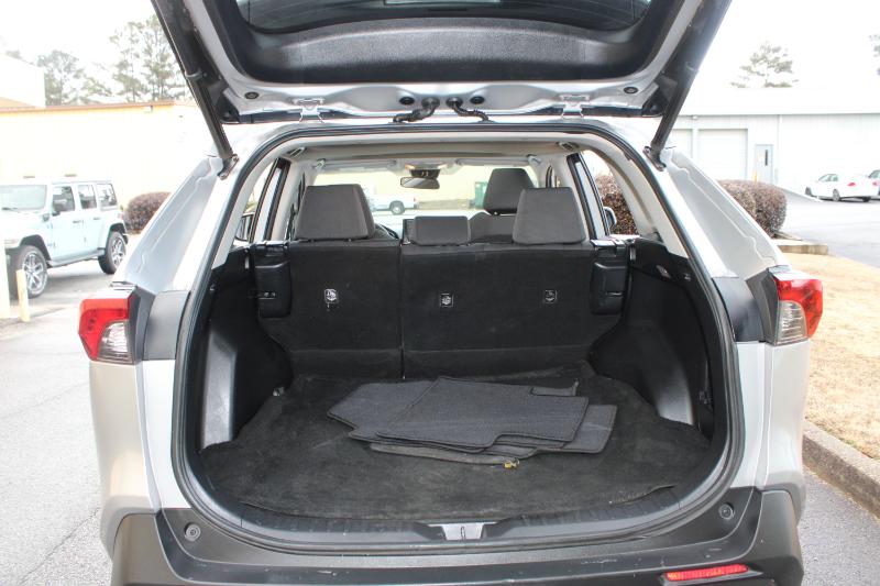 Toyota RAV4 XLE FWD (Natl) 2020