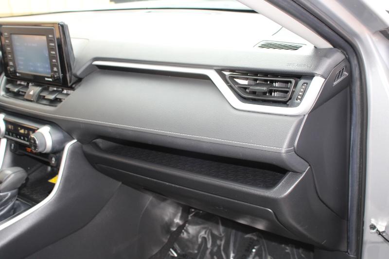 Toyota RAV4 XLE FWD (Natl) 2020