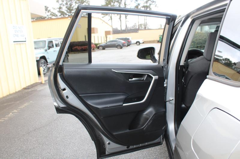 Toyota RAV4 XLE FWD (Natl) 2020