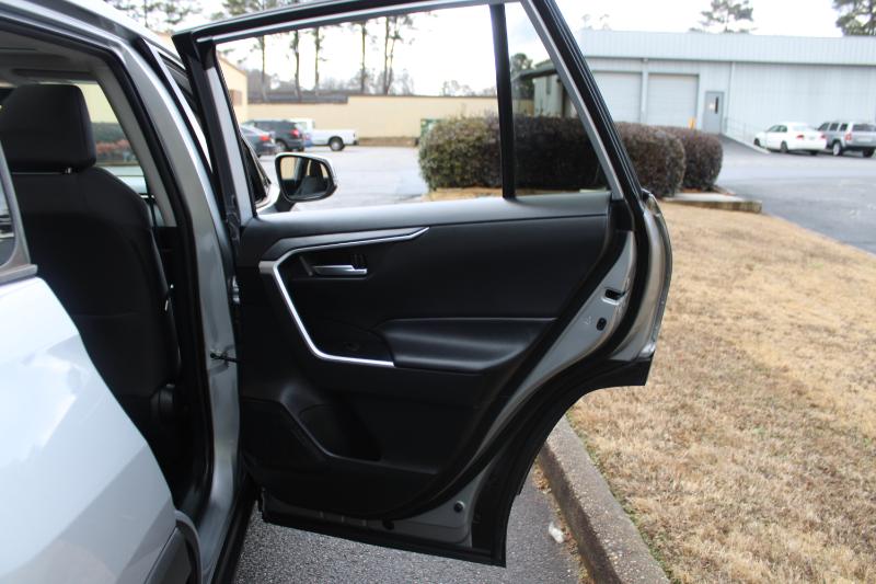 Toyota RAV4 XLE FWD (Natl) 2020