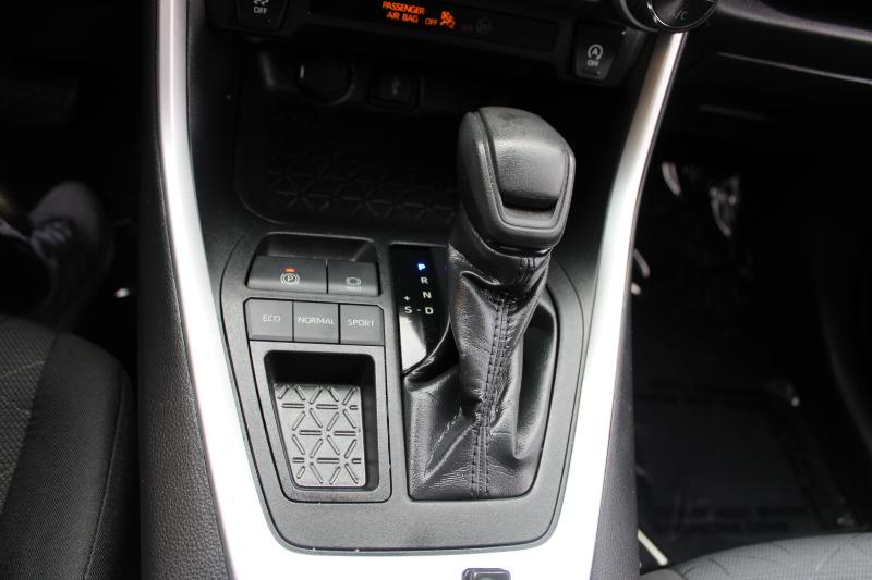 Toyota RAV4 XLE FWD (Natl) 2020