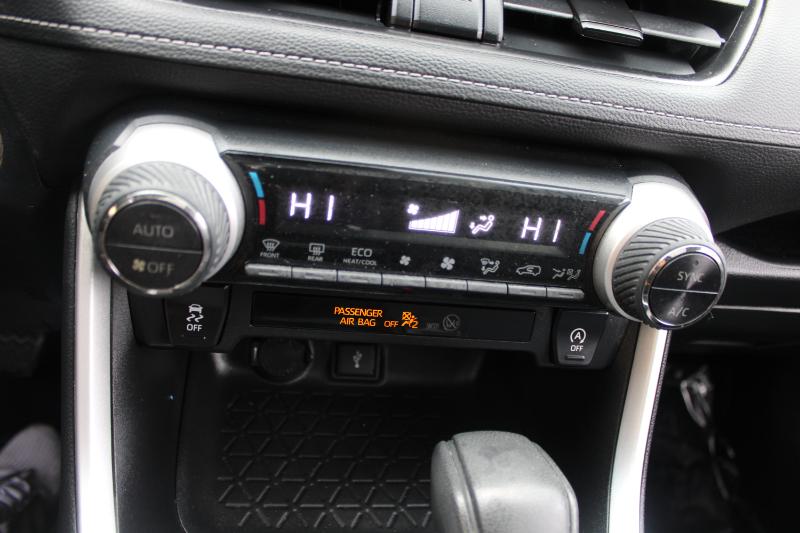 Toyota RAV4 XLE FWD (Natl) 2020