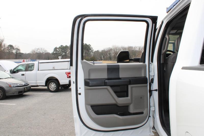 Ford Super Duty F-250 SRW XL 4WD Crew Cab 8' Box 2022