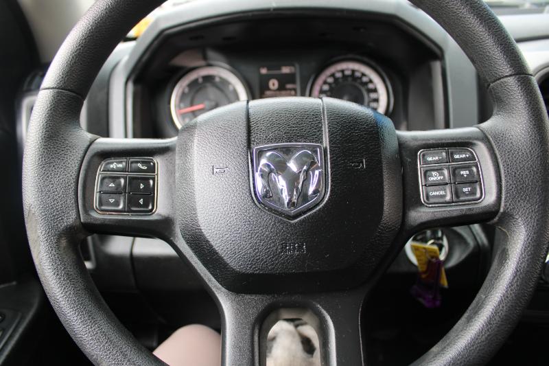 RAM 1500 Classic Express 4x2 Quad Cab 6'4" Box 2019