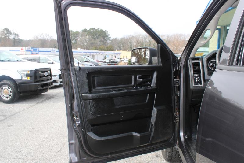 RAM 1500 Classic Express 4x2 Quad Cab 6'4" Box 2019