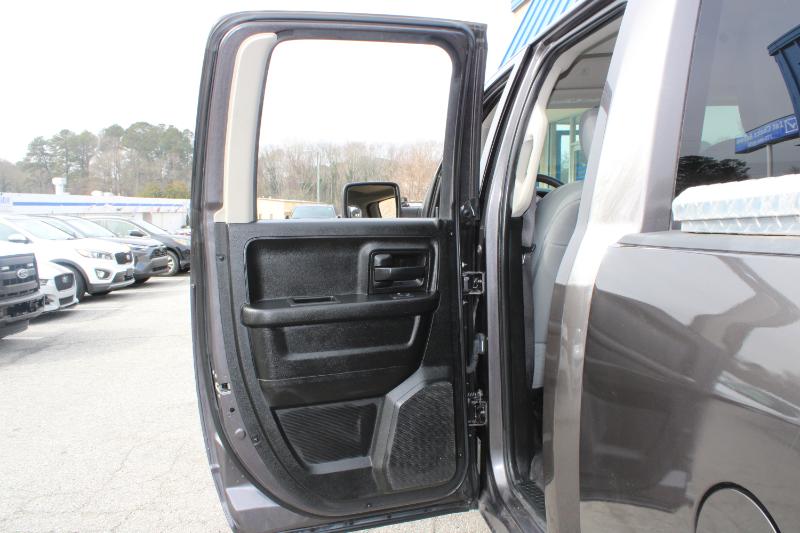 RAM 1500 Classic Express 4x2 Quad Cab 6'4" Box 2019