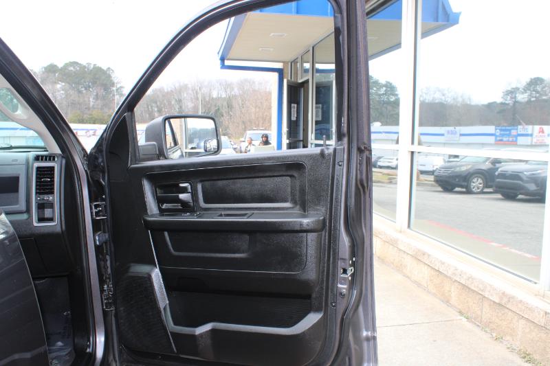 RAM 1500 Classic Express 4x2 Quad Cab 6'4" Box 2019