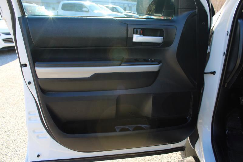 Toyota Tundra 2WD SR5 Double Cab 6.5' Bed 5.7L (Natl) 2019