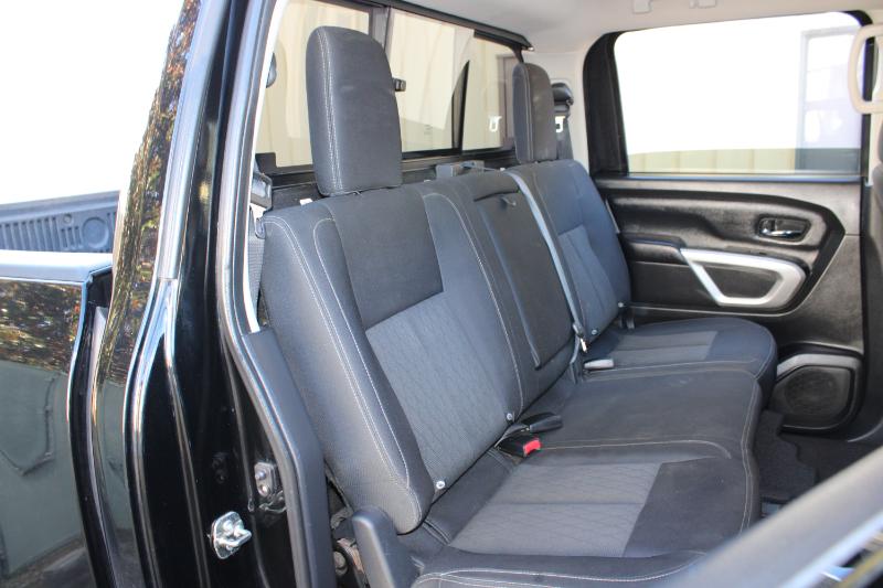 Nissan Titan 4x4 Crew Cab SV 2018