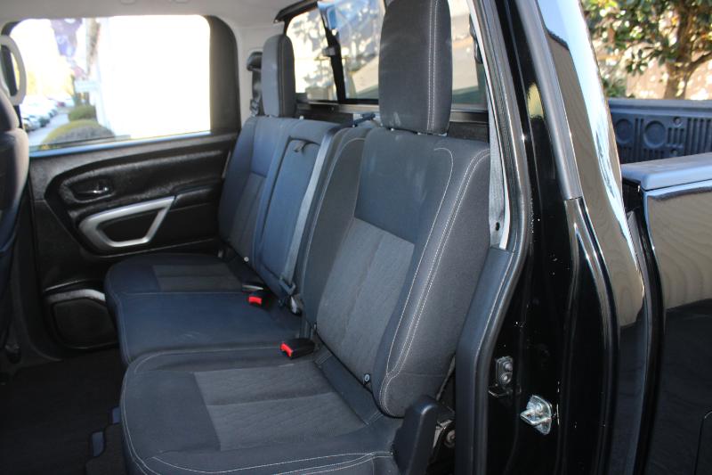 Nissan Titan 4x4 Crew Cab SV 2018