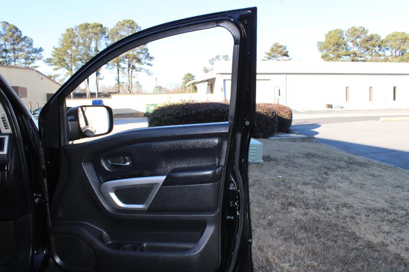 Nissan Titan 4x4 Crew Cab SV 2018