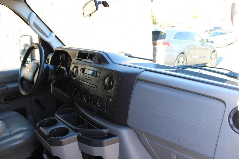 Ford Econoline Cargo Van E-150 Commercial 2014