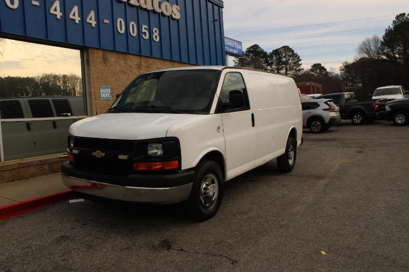 Chevrolet Express Cargo Van RWD 2500 135" 2011